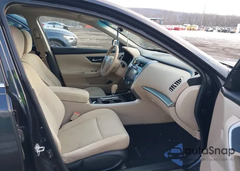 2015 Nissan Altima 2.5 Sv из США, поврежденный, VIN 1N4AL3AP1FC243158